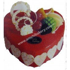 Strawberry heart cake